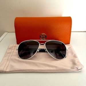 Tory Burch T-logo pilot sunglasses- NWOT
